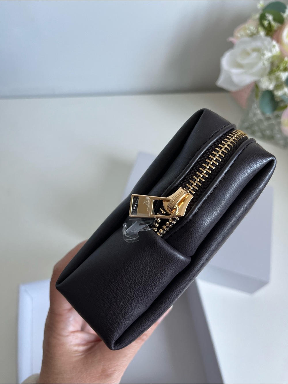 Tom Ford (TF) Beauty Dark Brown & White Leather Pouches - Picture 5 of 9